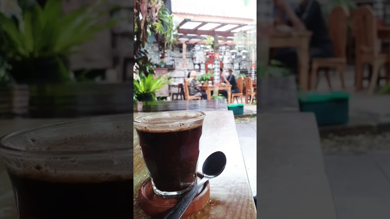 Medjora Café Kemuning bersamanya, hiyah!