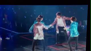 Jimin and Taehyung dancing