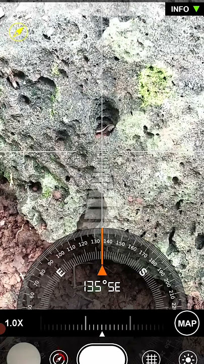 Gold sign hole compass orientation 135 direction