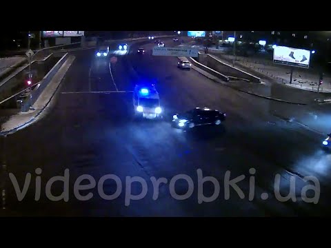Car Rammed an Ambulance / Протаранил скорую помощь