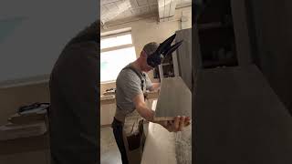 собираем мебель в правильном настроении