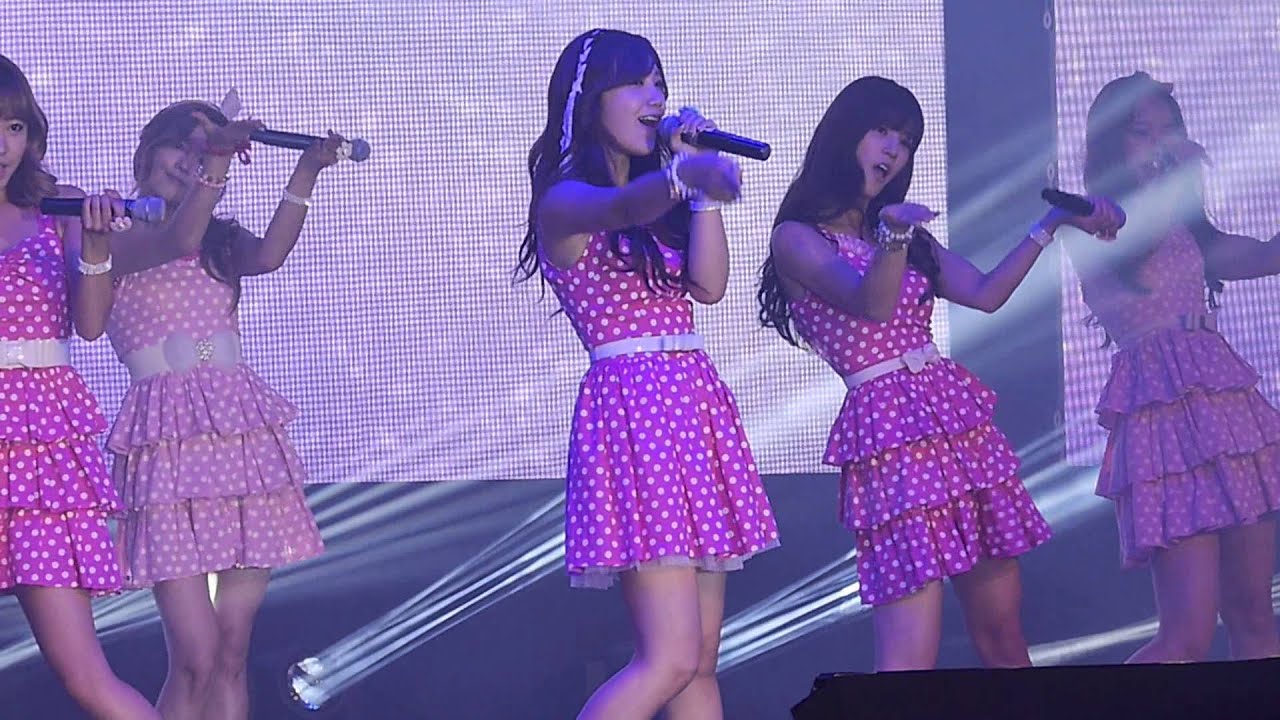Apink - Lovely Day (Korea Festival 2013 Vizit Korea) (25 Oct 2013)
