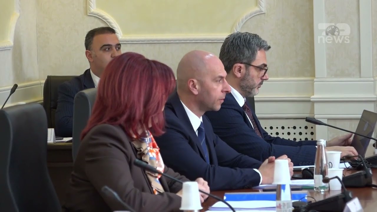 Top News - Gati tre vite në fuqi. Bashkimi Europian heq masat ndëshkuese ndaj Kosovës