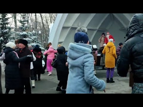 харьков танцы в парке горького 2021. танцы в парке горького в харькове новое видео 2021 год. танцы в парке горького в харькове 2023 год. парк горького харьков танцы пожилых. танцы в парке горького в харькове новое.