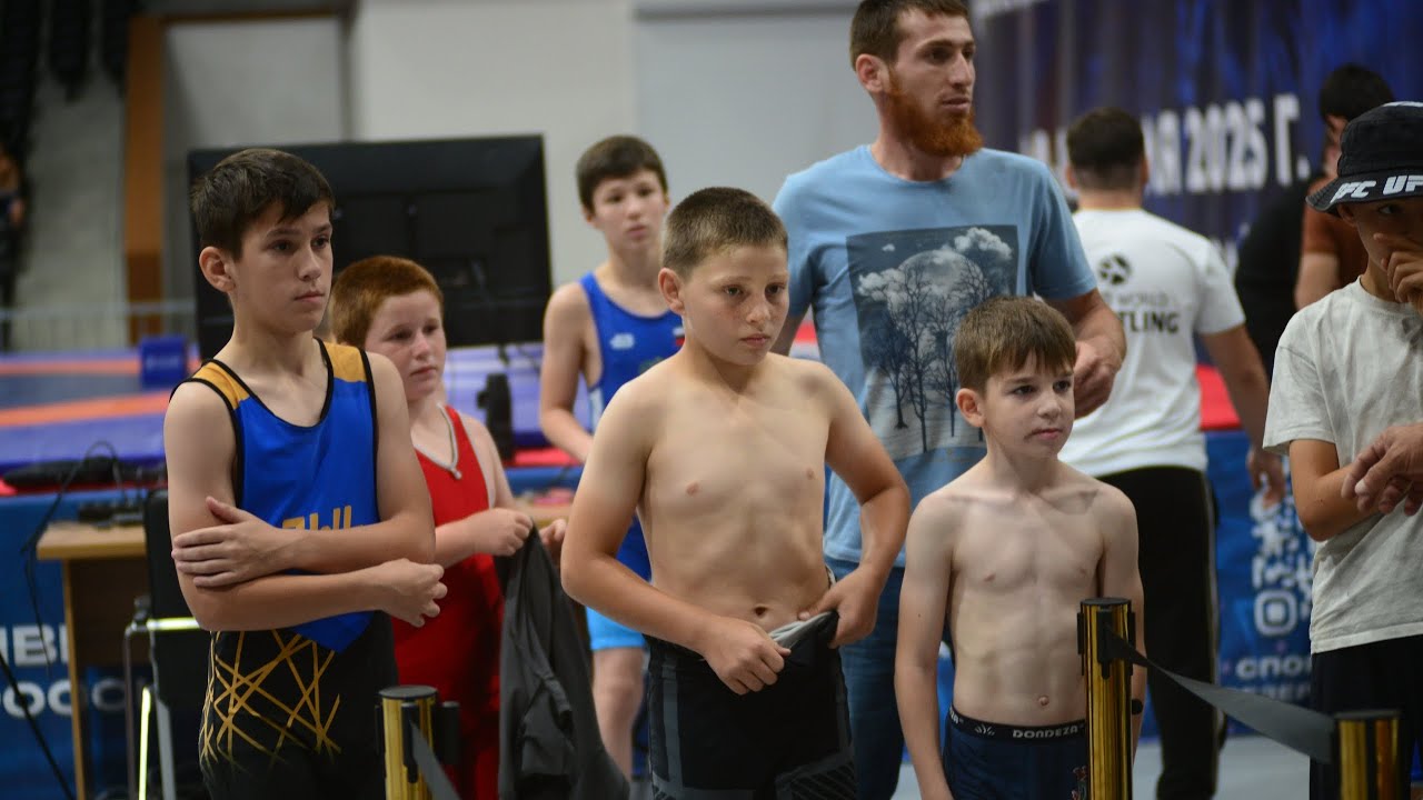 Взвешивание борцов на турнире по греко-римской борьбе в Грозном. 5 июля 2025 г.