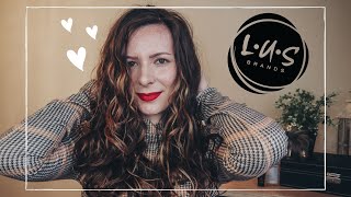 LUS Review on Wavy Hair // Why is it such a light hold? 😫 // Simple curly hair routine