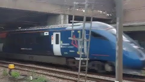 Avanti West Coast Class 805 flying through Tamworth Station