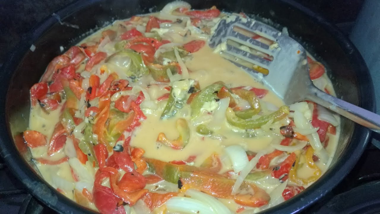 Rajas con crema y queso estilo el rancho relleno para empanadas - YouTube