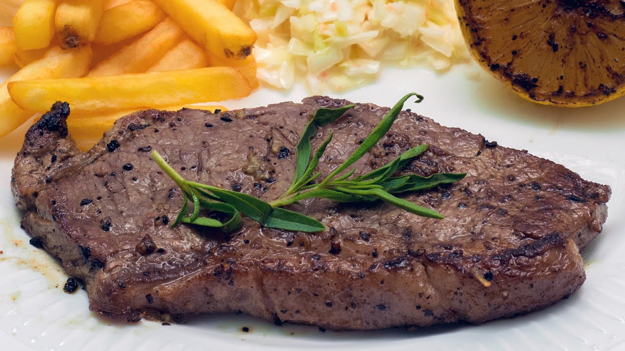 Beef steak Grilled Beef Sirloin Steak with Garlic PepperCrush