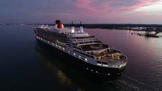 Queen mary 2 before sunrise