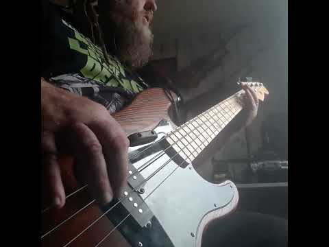 Aces High -Iron Maiden Bass Cover