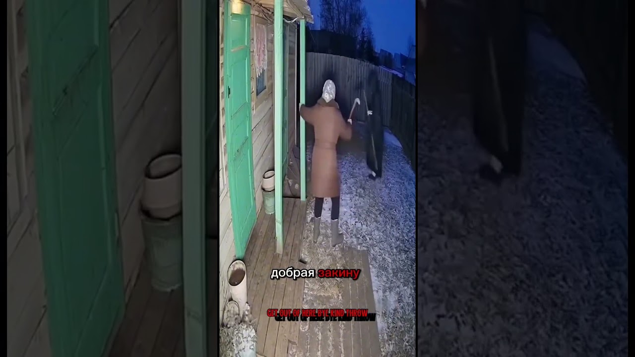 К бабке пришла смерть с косой Death came to the old woman with a scythe.  