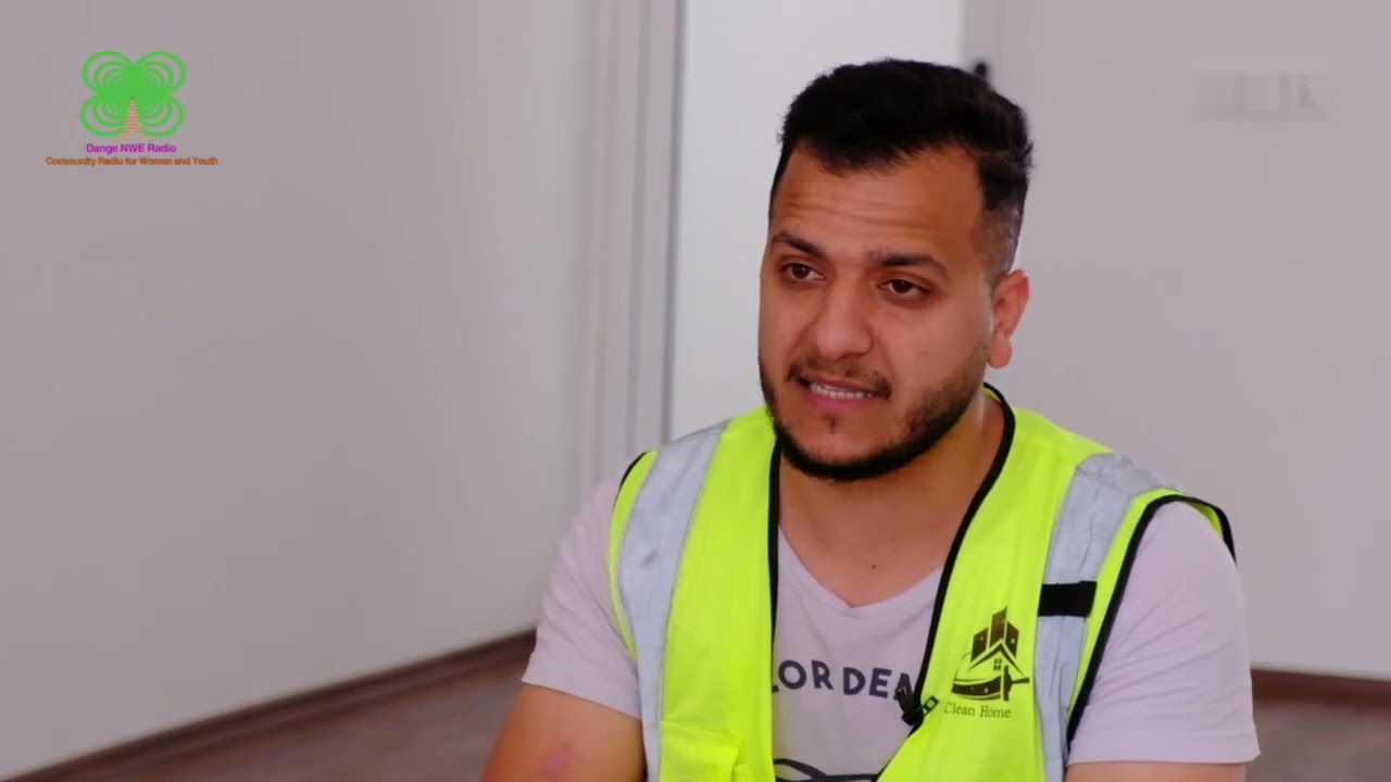 گەنجێکی هەڵەبجە کە ستافێکی ماڵ پاک کردنەوە دادەمەزرێنێت