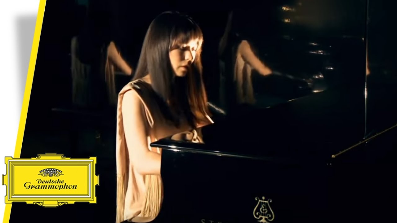 Alice Sara Ott - Mussorgsky - Promenade & The Market at Limoges (Music Video)