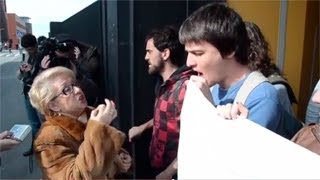 Escrache al presidente de Cantabria en la Universidad