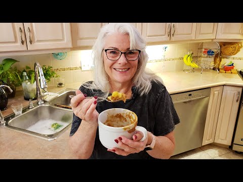 Apple Explosion Cake-in-a-Mug (2 1/2 minute cook time)