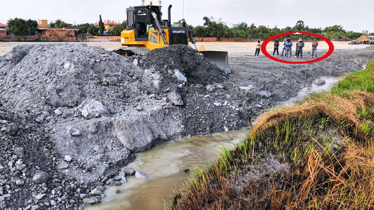 OMG!!! Bulldozer DH17C3 Building Skill Perfecetly Clean Landfill Forest Using Stones In Water 