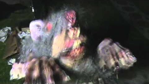 Fearscapestudios.com GIANT RAT ATTACK Halloween Animatronic