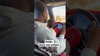 Dadju avec son enfant envoiture 🎄❤️🇨🇩