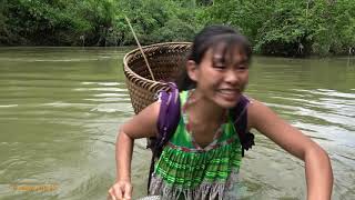 Smart Girl's Fishing By Bow And Arrow Catch A Lot Of Fish At River