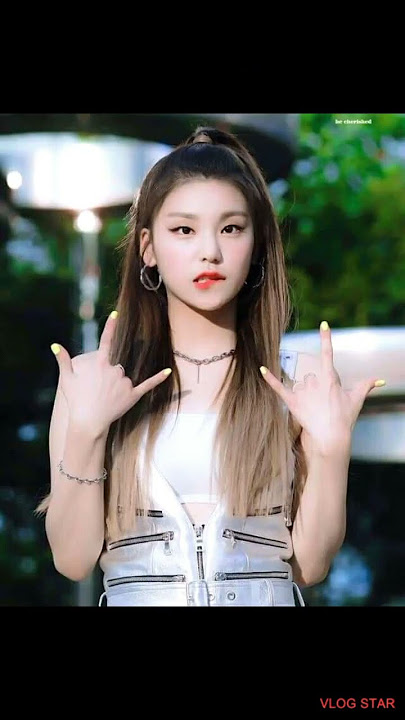 Itzy Hwang Yeji Pictures