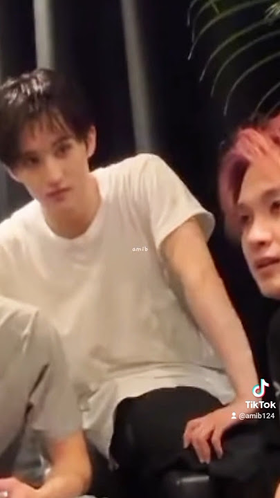 Mark is jealous of haechan but pretends it's funny 🤣 250522 #markhyuck#marklee#haechan#nct127#마크#nct