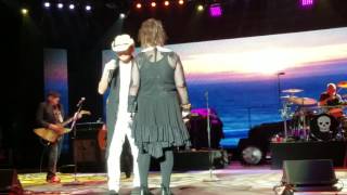 Heart With Cheap Trick - &quot;Love Hurts&quot; at Jones Beach 7/28/16