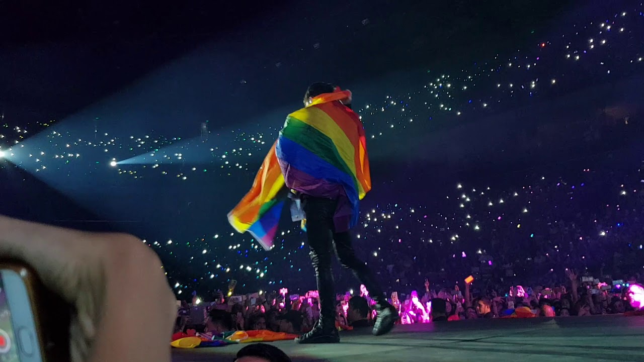 Girls/Girls/Boys Panic! At The Disco (Live in Manila 2018) YouTube