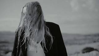 Video thumbnail of "THE BLONDES -  MOL (OFFICIAL VIDEO)"