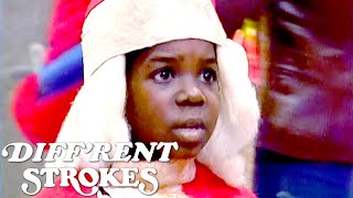 Diff'rent Strokes | Arnold Makes A Burglar Have A Change Of Heart On Christmas Day | CTR