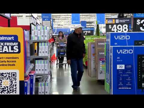The Black Friday paradox: more shoppers, fewer dollars | REUTERS