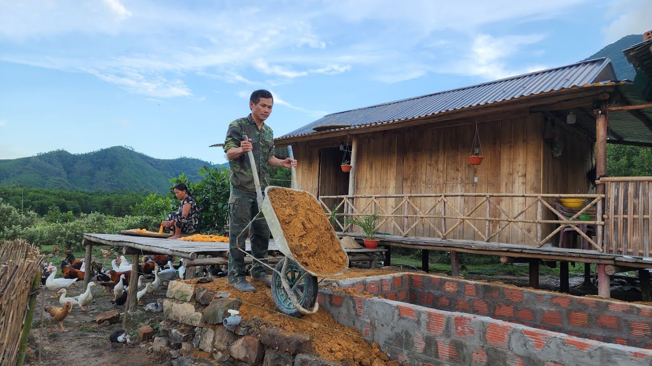 build a tank to raise ornamental fish, his wife wraps cakes with chit