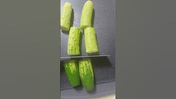 cutting cucumber🥒#asmr #fresh #vegetables #satisfying #shortsvideo