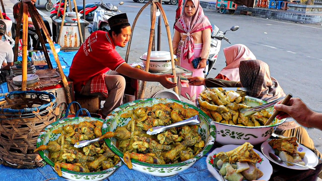 PALING MUDA GANTENG PULA TAPI TIDAK GENGSI NGEMPER DI TROTOAR JUALAN LONTONG TUYUHAN