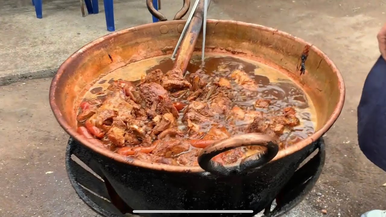 Carnitas de puerco en Michoacan en rosas de Guadalupe Morelia carnitas Tavo