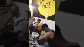 Simplicidade E Amor Pela Música