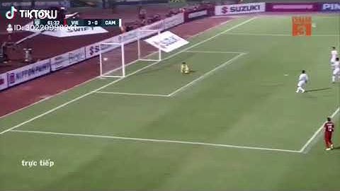 Phan Văn Đức và pha ăn mừng kiểu Ronaldo trọng trận Việt Nam - Campuchia