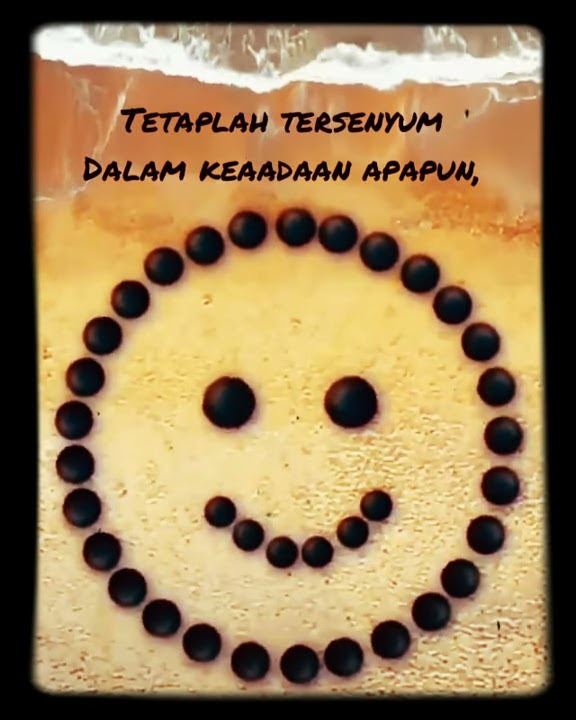 Status WA senyumin aja,