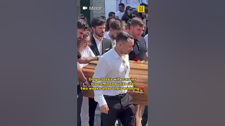 Diogo Jota's wife carries his coffin