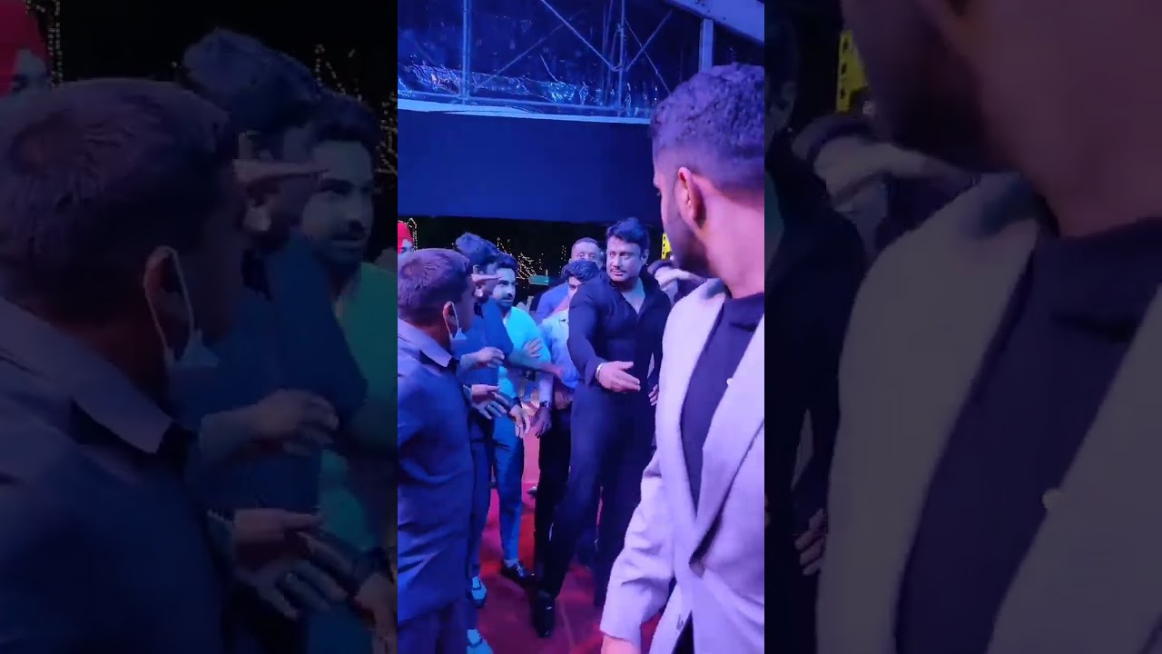 D Boss spotted in Saima awards function Kannada hero challenging star darshan 