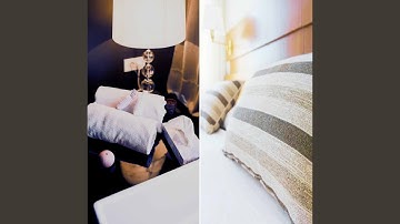 Pulsating Backdrops for That Fall Feeling