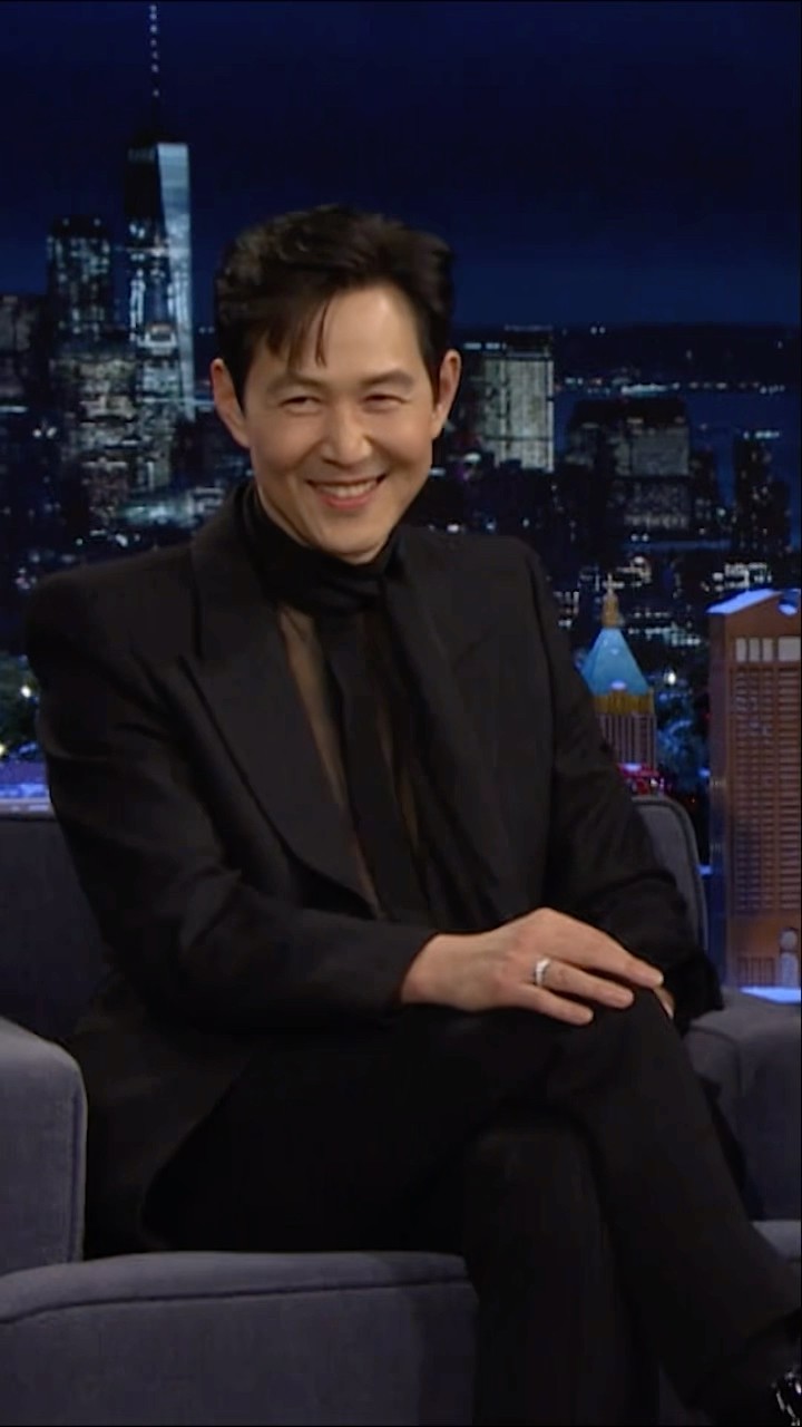 #LeeJungjae shares what it felt like to win an Emmy for his performance in #SquidGame ? #SquidGame2