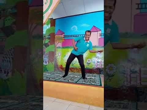 Gerak dan lagu gernas baku .