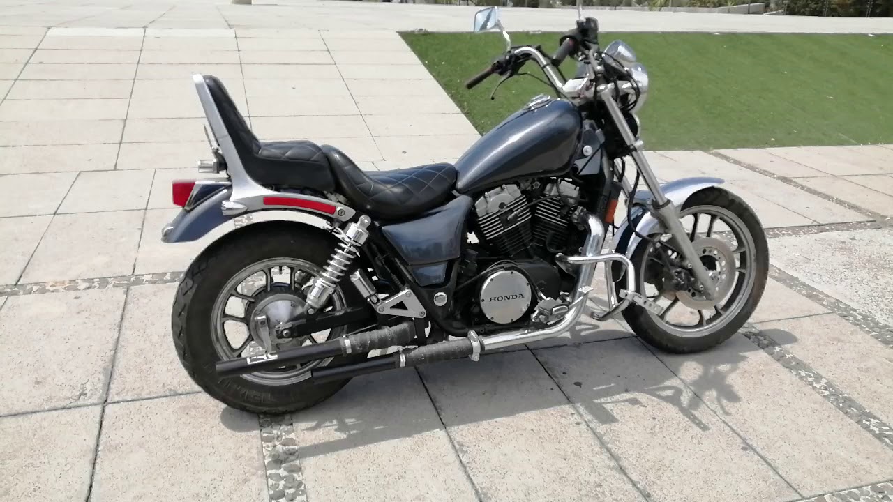 Honda shadow 700c 1984 - YouTube