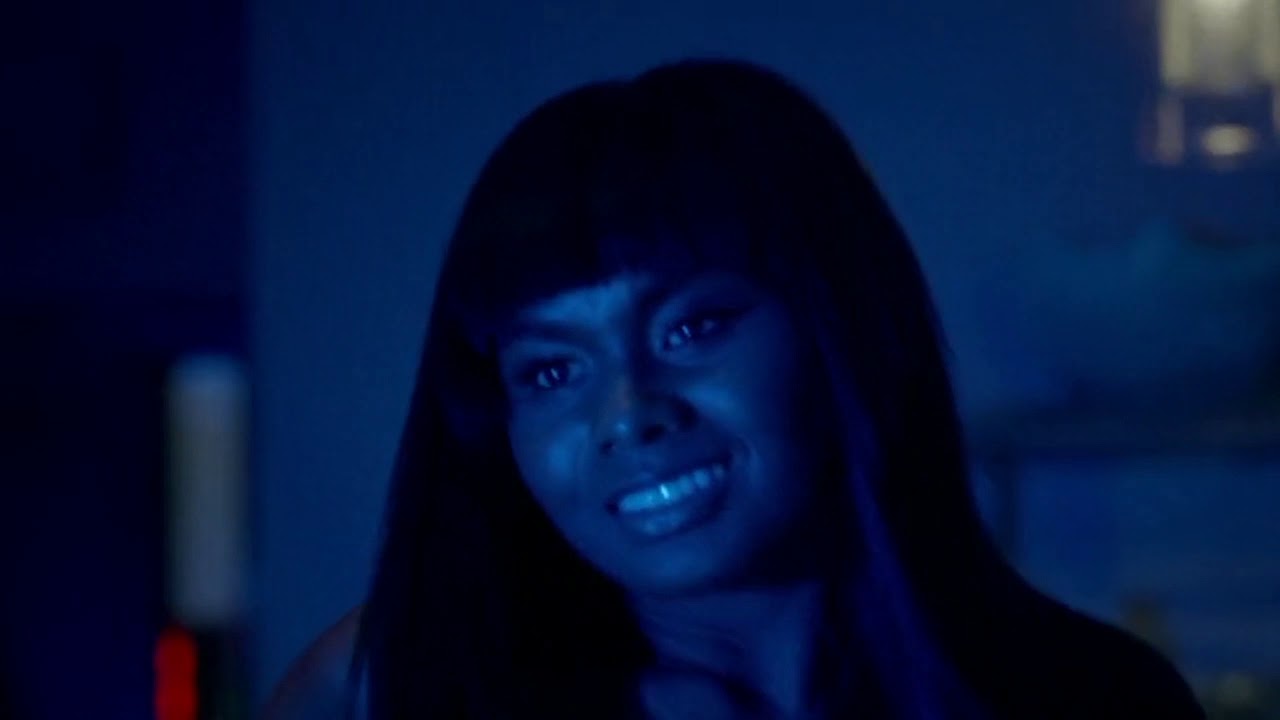 гостья от лица йена. кирстен кларк сшиватели. джим керри 1985. Scene clip. Team fosters 2.