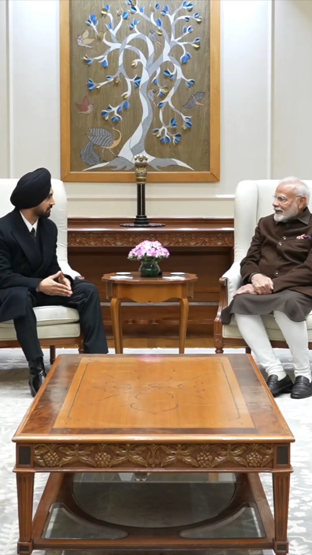 Diljit Dosanjh shares story of  Mera Bharat Mahaan with PM Modi |#shorts