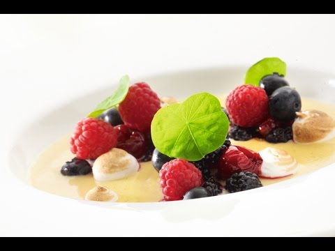 Video: Creme Brulee Met Laventel En Aarbeie