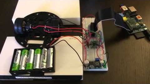 Raspberry Pi using the TB6611FNG chip to drive motors