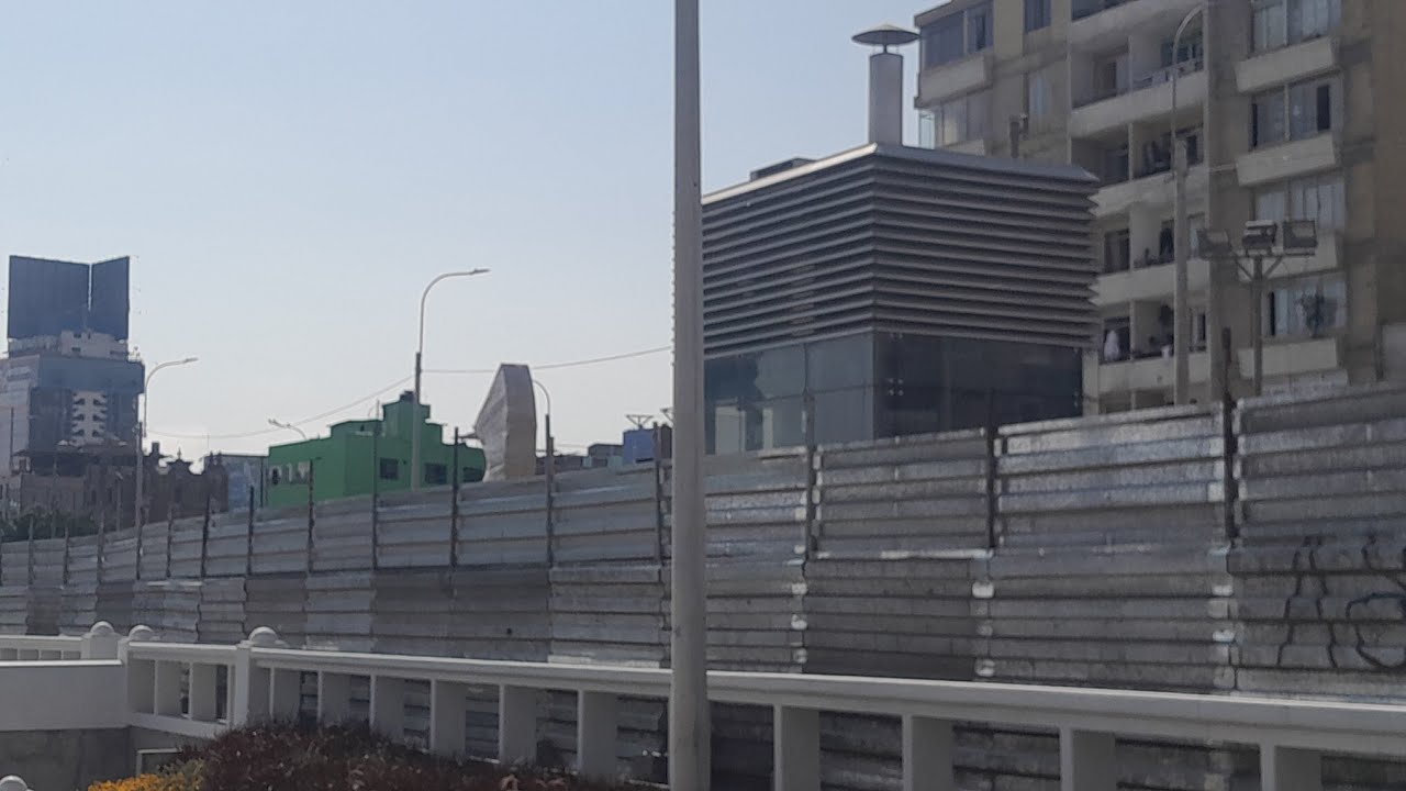 Asi luce los EXTERIORES DE LA ESTACION MANCO CAPAC de la LINEA 2 DEL METRO DE LIMA Y EL CALLAO.