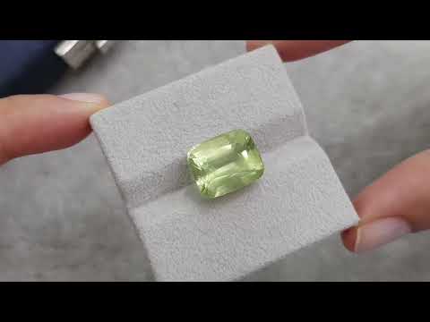 Large yellow-green cushion cut beryl from Mozambique 9.75 carats Video  № 2